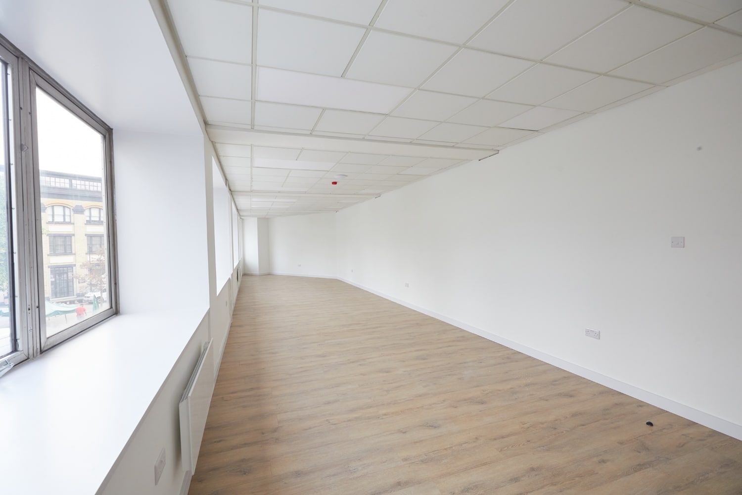 large-office-space-white-walls